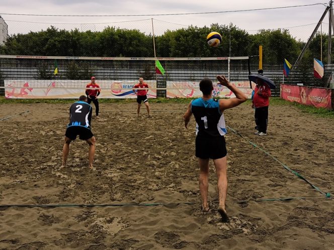 Региональные управления силовых ведомств волейбольным турниром отметили день рождения алтайской таможни