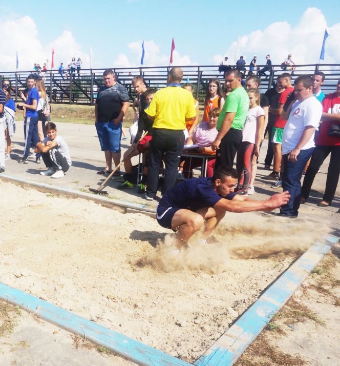 В новичихинской районной олимпиаде около 400 спортсменов соревновались в пятнадцати видах спорта