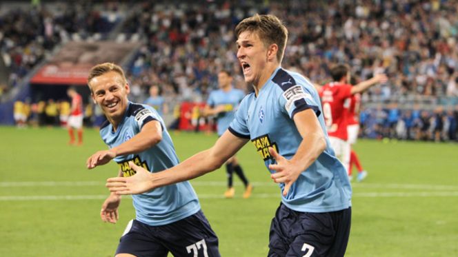 Александр Соболев забивает "Спартаку". Фото: официальный сайт "ФК Крылья Советов"