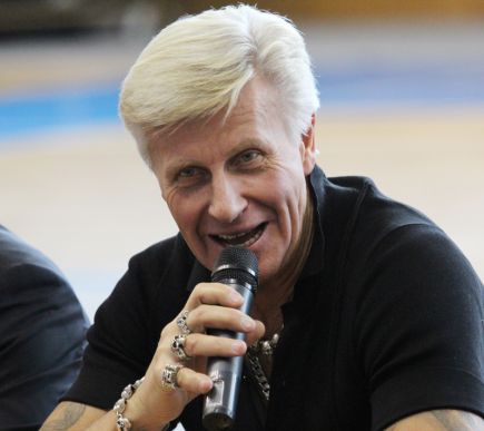 Эвандер Холифилд и Алексей Тищенко посетили зал бокса в спорткомплексе «Победа» (фото).