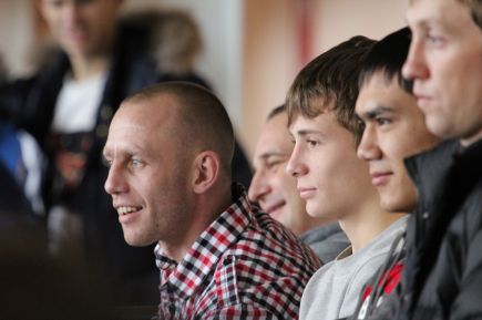Эвандер Холифилд и Алексей Тищенко посетили зал бокса в спорткомплексе «Победа» (фото).