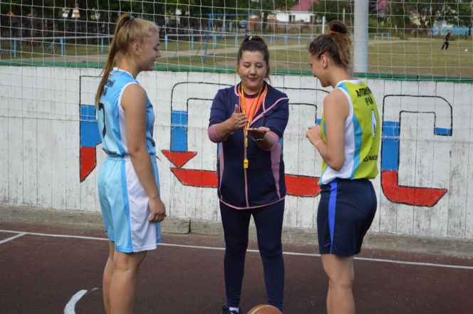 На турнире "Оранжевый мяч" Рита Чалюк побывала в роли арбитра