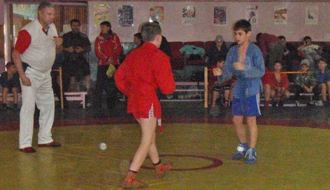 В Барнауле состоялись чемпионат и первенство Алтайского края по самбо.