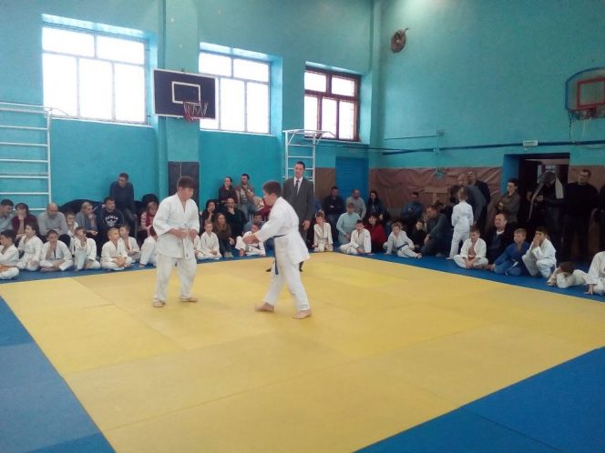 Спортшкола "Спарта" продолжает набор  мальчиков и девочек с 7 лет для занятий дзюдо