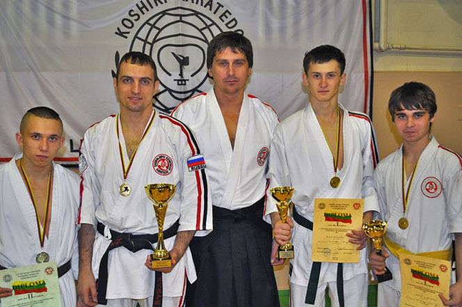 Алтайские спортсмены завоевали три золотые медали на международных соревнованиях по спортивному контактному каратэ.