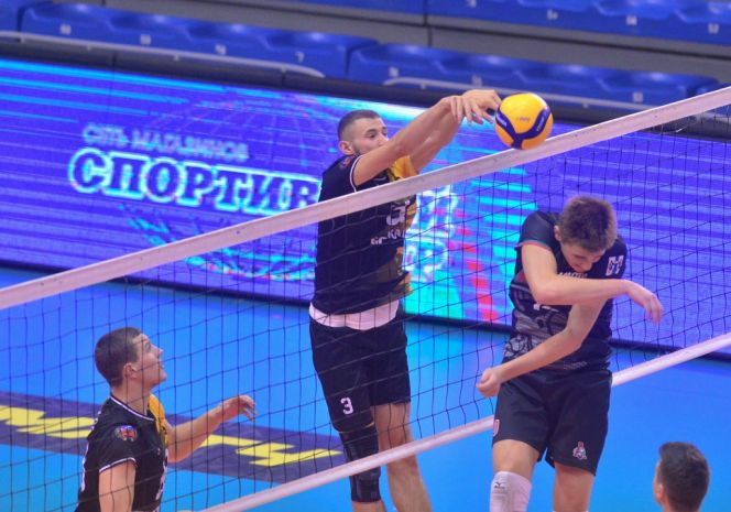 «Университет» потерпел поражение от новосибирского «Локомотива» - 0:3