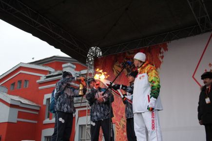 Олимпийский огонь прибыл в Барнаул