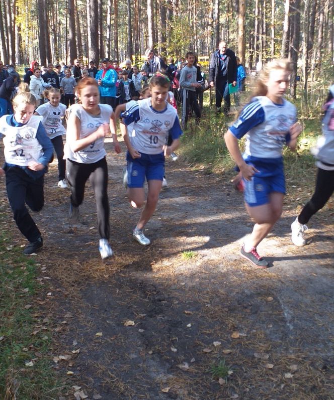 В Барнауле провели легкоатлетический кросс среди воспитанников с интеллектуальными нарушениями общеобразовательных школ-интернатов