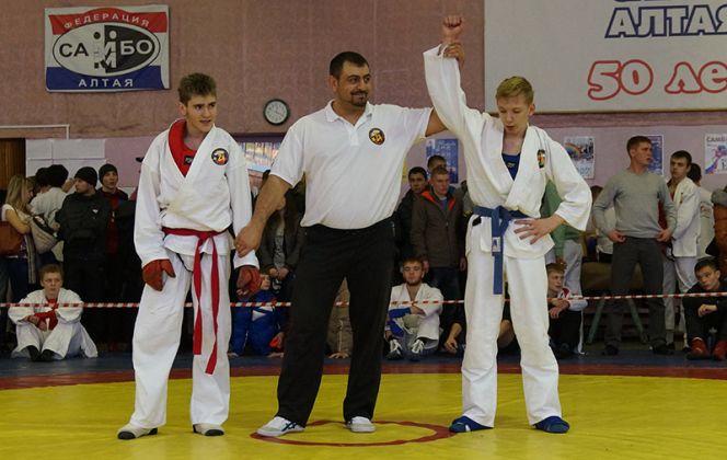 В Барнауле состоялось первенство края по армейскому рукопашному бою.