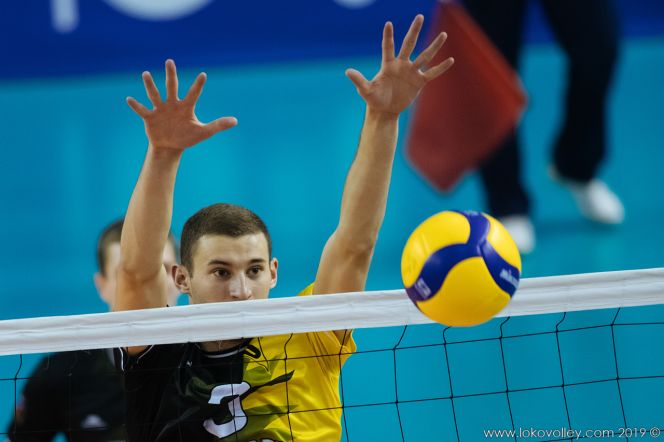 «Университет» проиграл новосибирскому «Локомотиву» – 0:3