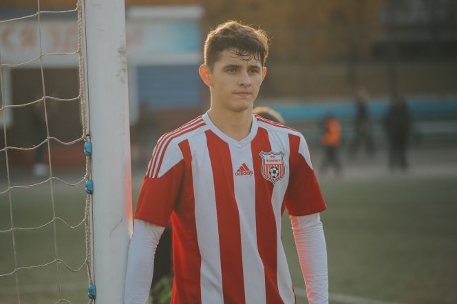 Финиш первенства ЛФК: "Полимер" обыграл чемпиона и стал пятым