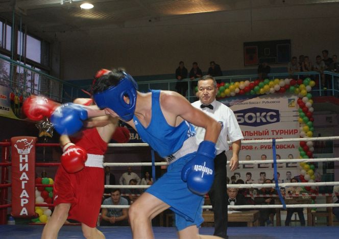 В Рубцовске стартовал международный турнир по боксу