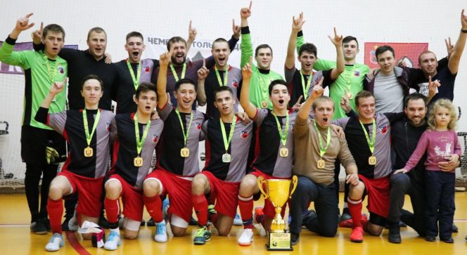 На фото: мини-футбольный клуб "Атлетик" - обладатель летнего Кубка АКАМФ сезона-2019