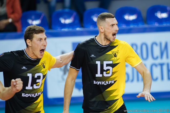 Диагональный Сергей Митрясов и пасующий Игорь Косяк. 