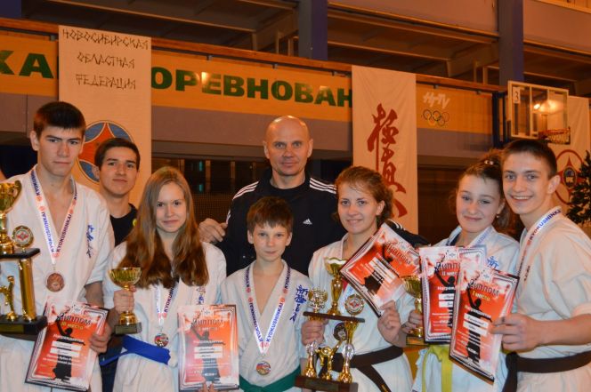 Алтайские спортсмены выступили на соревнованиях по каратэ киокусинкай, проходивших в Новосибирске.