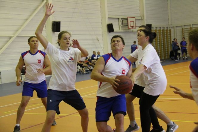 Соревнования по баскетболу 3х3 выиграли инспекция строительного надзора и служба госрегистрации 