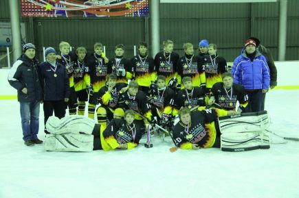 Белокурихинский "Факел" - победитель краевого финала всероссийских соревнований "Золотая шайба" среди хоккеистов 1999-2000 годов рождения.