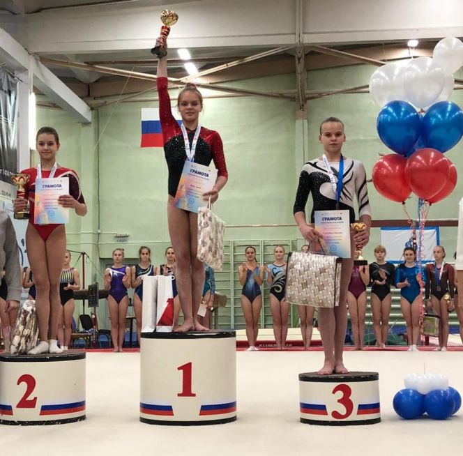 На фото: Арина Ищук стала чемпионкой турнира в многоборье и на четырех снарядах