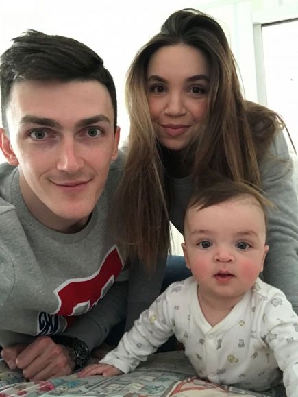 Ильяс с женой и сыном