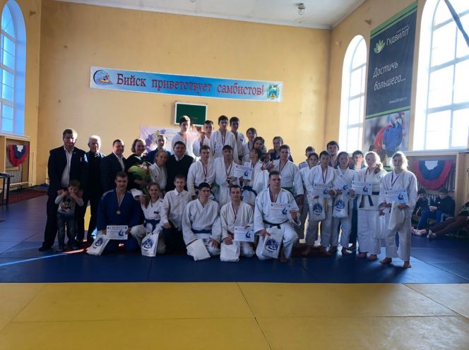 Бийские спортсмены доминировали на межрегиональном турнире памяти Владимира Мирошниченко