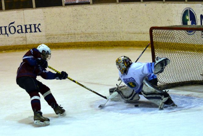 Юношеская команда "Алтай-97» после новогодних каникул возобновляет участие в первенстве России в ранге лидера региональных соревнований среди хоккеистов 1997-1998 годов рождения.