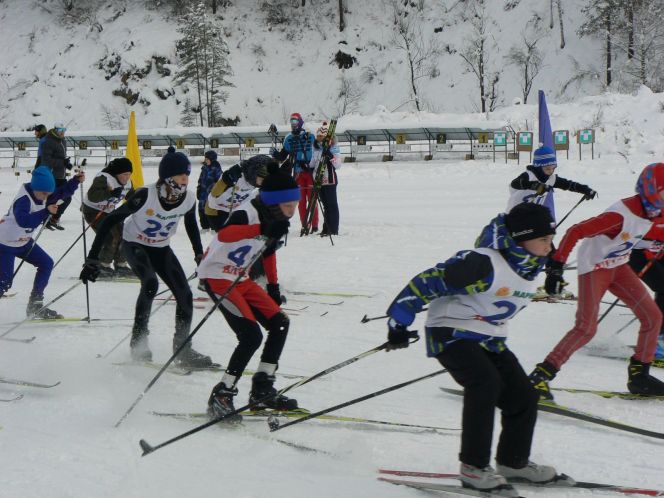 В селе Алтайское состоялись первые краевые соревнования по лыжным гонкам в новом спортивном сезоне