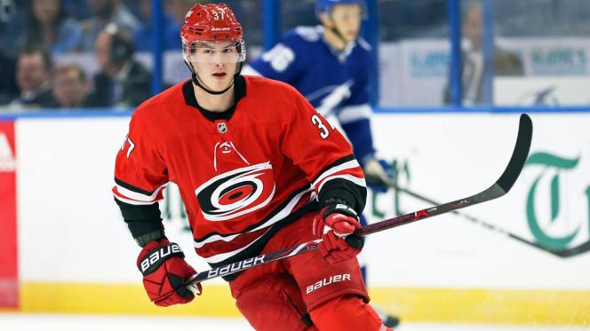 Воспитанник барнаульского хоккея Свечников в 19 лет стал рекордсменом в НХЛ