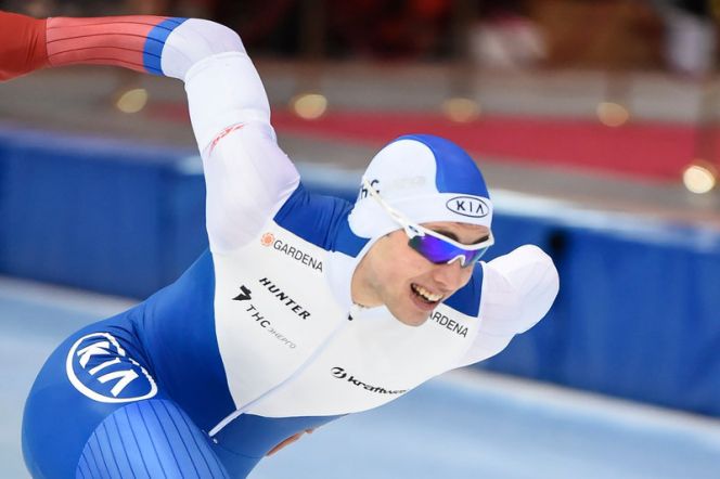 Виктор Муштаков возглавил общий зачёт Кубка мира 2019/2020 на дистанции 500 метров