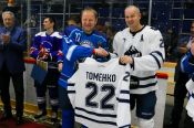 В Барнауле прошел турнир с участием звезд хоккея, театра и кино, а также команды краевого правительства
