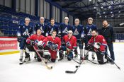 Хоккеисты «Динамо-Алтая» сыграли товарищескую встречу со сборной болельщиков (добавлено фото)