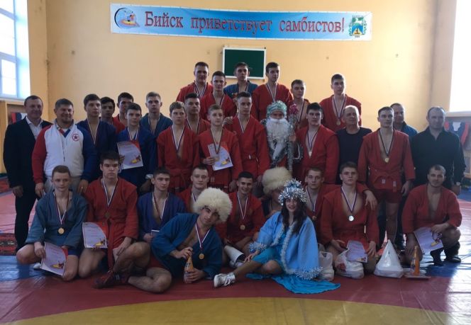 В Бийске прошел традиционный турнир "на призы Деда Мороза"