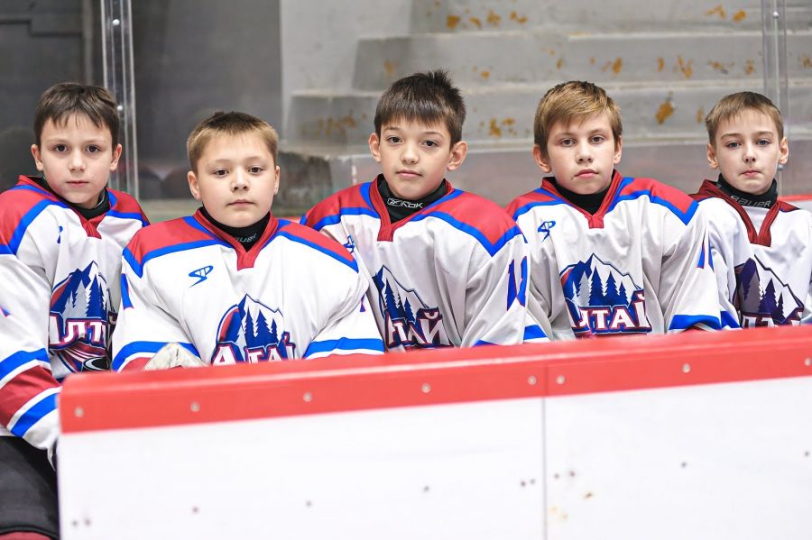 Мальчишки выбирают хоккей. СШОР «Алтай» - первый шаг к большим победам