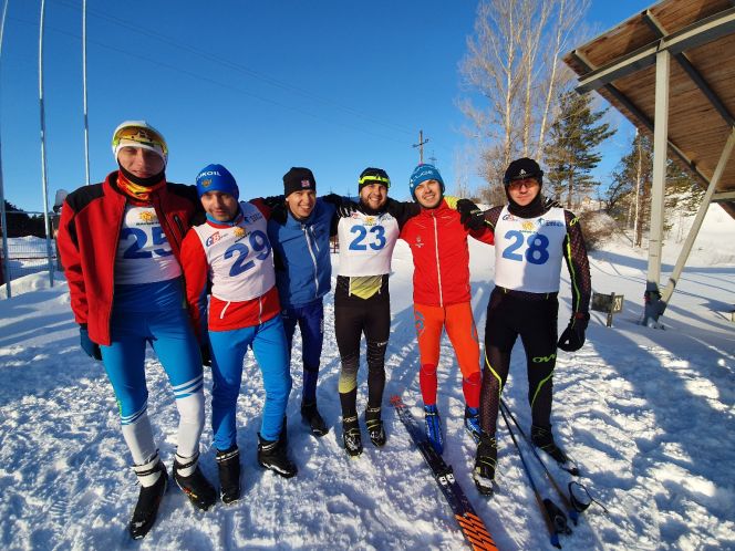 Лыжный "Форсаж". В Барнауле прошли спринтерские гонки среди любителей Yolochka Ski Sprint