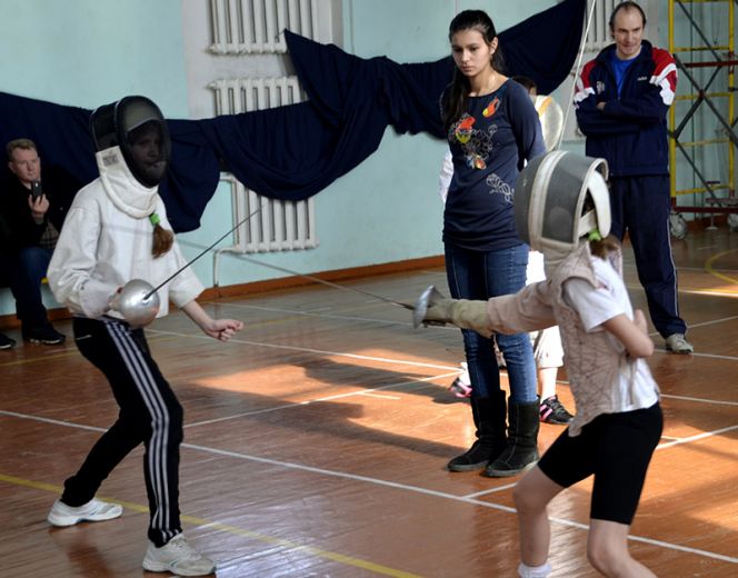 В Барнауле состоялось открытое первенство Алтайской краевой федерации фехтования среди мальчиков и девочек 2002-2006 годов рождения.