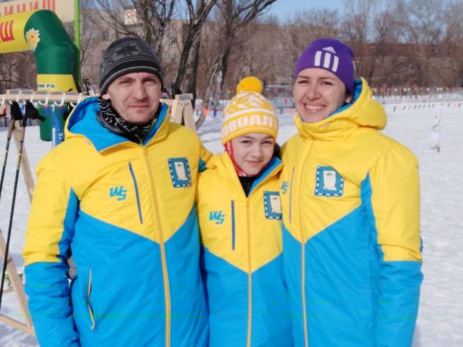 Первые чемпионы IX зимней олимпиады городов - спортивная семья Елисеевых из Новоалтайска