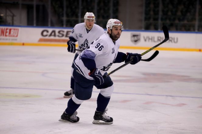 Чемпионство больше не снится: хоккеисты «Динамо-Алтай» в первой домашней игре уступили «Челнам» – 1:2