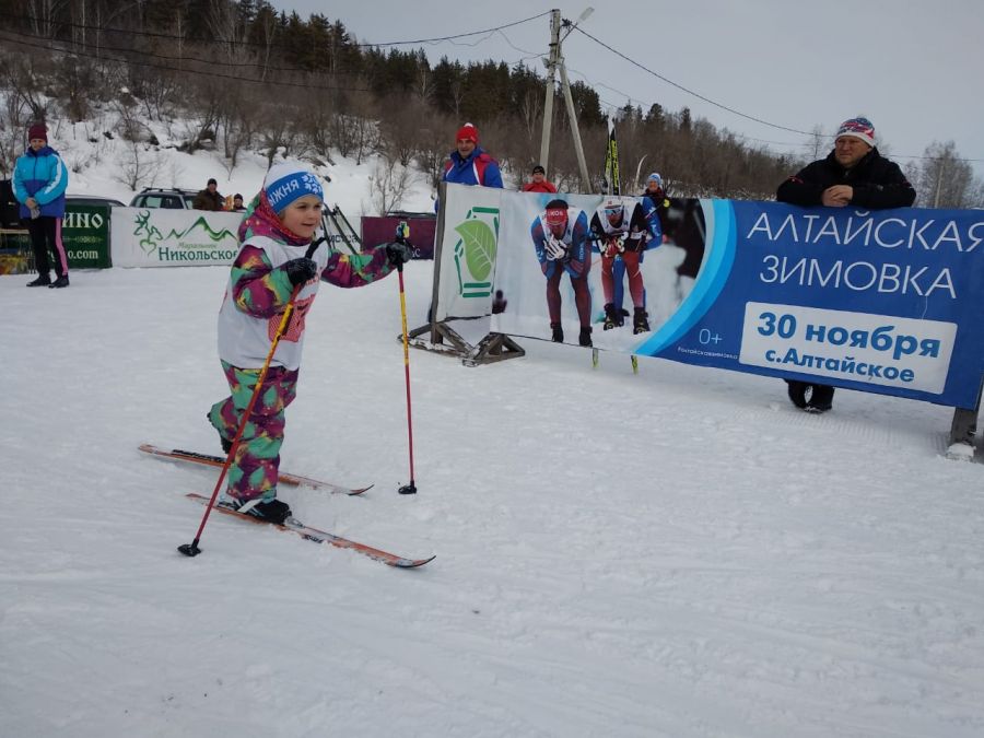 Олимпиада-2020. День второй. Снежана Шахрай (Михайловский район) - самая юная участница соревнований спортивных семей. Фото: Алексей Янкин.