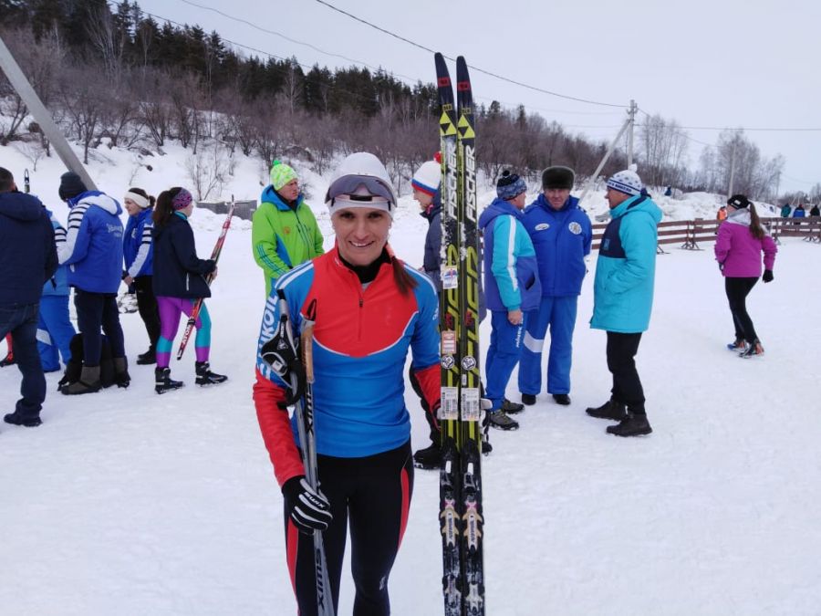 Марина Зятькова из Первомайского района - победительница гонки на 3 км. Олимпиада-2020, второй день. Фото: Александр Чёрный / Алтайский спорт.