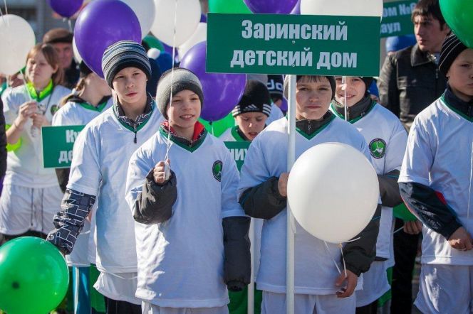 В Барнауле прошли отборочные матчи Всероссийских соревнований по футболу среди команд детских домов и школ-интернатов: «Будущее зависит от тебя» (фото).