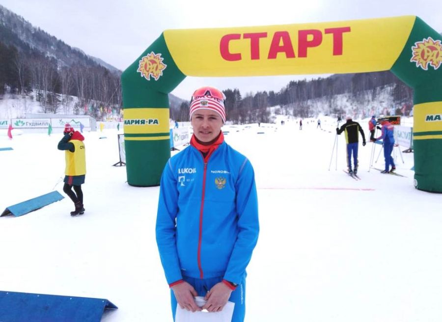 Сельская олимпиада - 2020. Евгений Кабаков (Шипуновский район) вновь стал победителем мужской лыжной гонки. Фото: Александр Чёрный / Алтайский спорт.