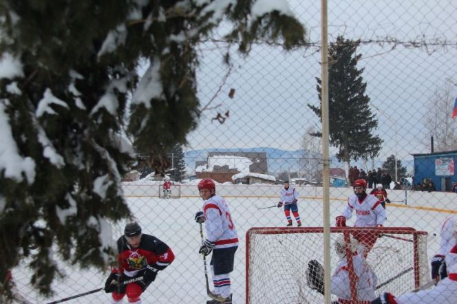 В финале хоккейного турнира олимпиады-2020 сыграют команды Тальменского и Целинного районов