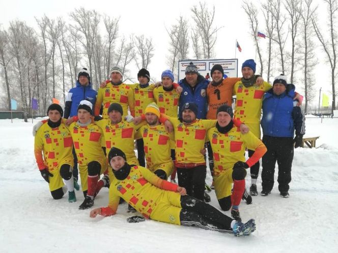 Команда Смоленского района - победитель футбольного турнира сельской олимпиады-2020. Фото: Иван Блаженко / Алтайский спорт