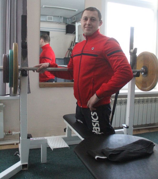 Своим примером Александр Аксёнов мотивирует людей, попавших в беду, вести активную жизнь. Фото Ярослава Махначёва