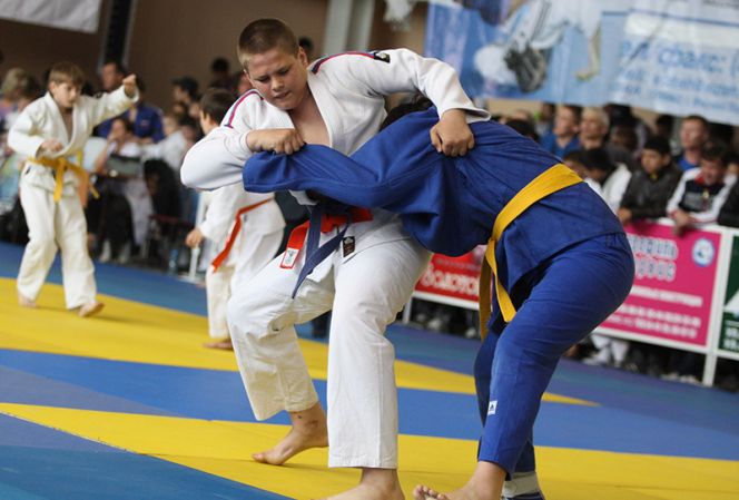 12 апреля. Барнаул. С/з СДЮШОР "Спарта". III летняя краевая спартакиада молодежи.