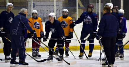 Мать Алексея Черепанова: Приехал Юрзинов - как будто бог хоккейный