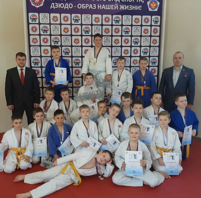 В традиционном барнаульском турнире «Друзья детства» участвовало более 140 юных спортсменов