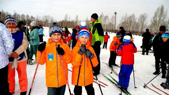 Скорость не имеет значения! На стадионе "Юность" в Заринске прошла традиционная "Лыжня здоровья" 
