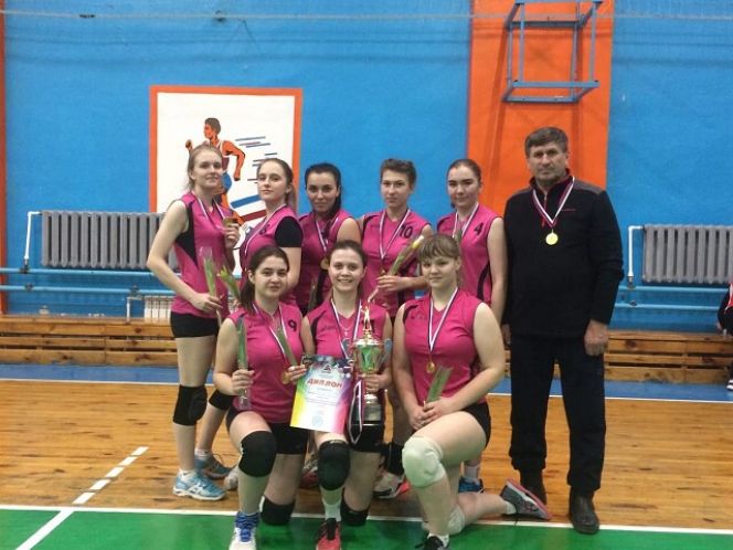В Новичихе состоялся краевой турнир среди женских команд памяти Юрия Юдича