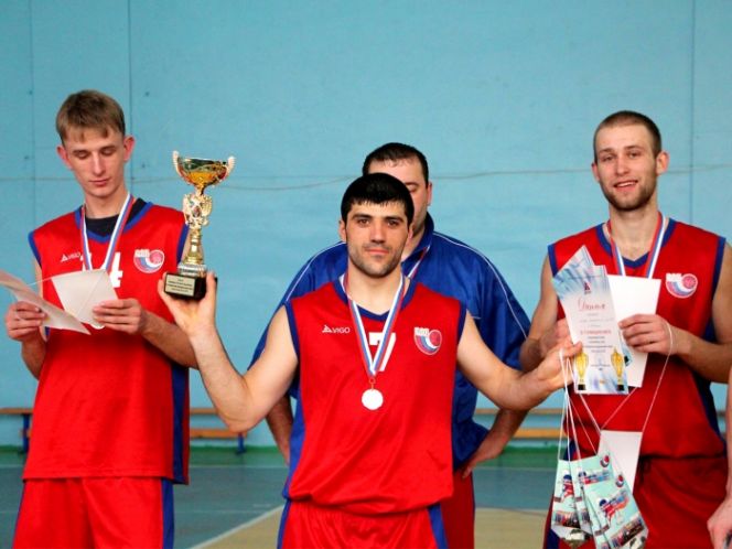 Барнаульская команда «АлтайБаскет-АГПА» стала серебряным медалистом первой лиги первенства России среди команд СФО.