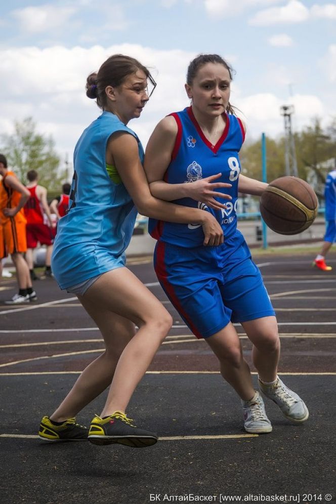 Турне "АлтайБаскета" по Алтайскому краю началось со Славгорода.